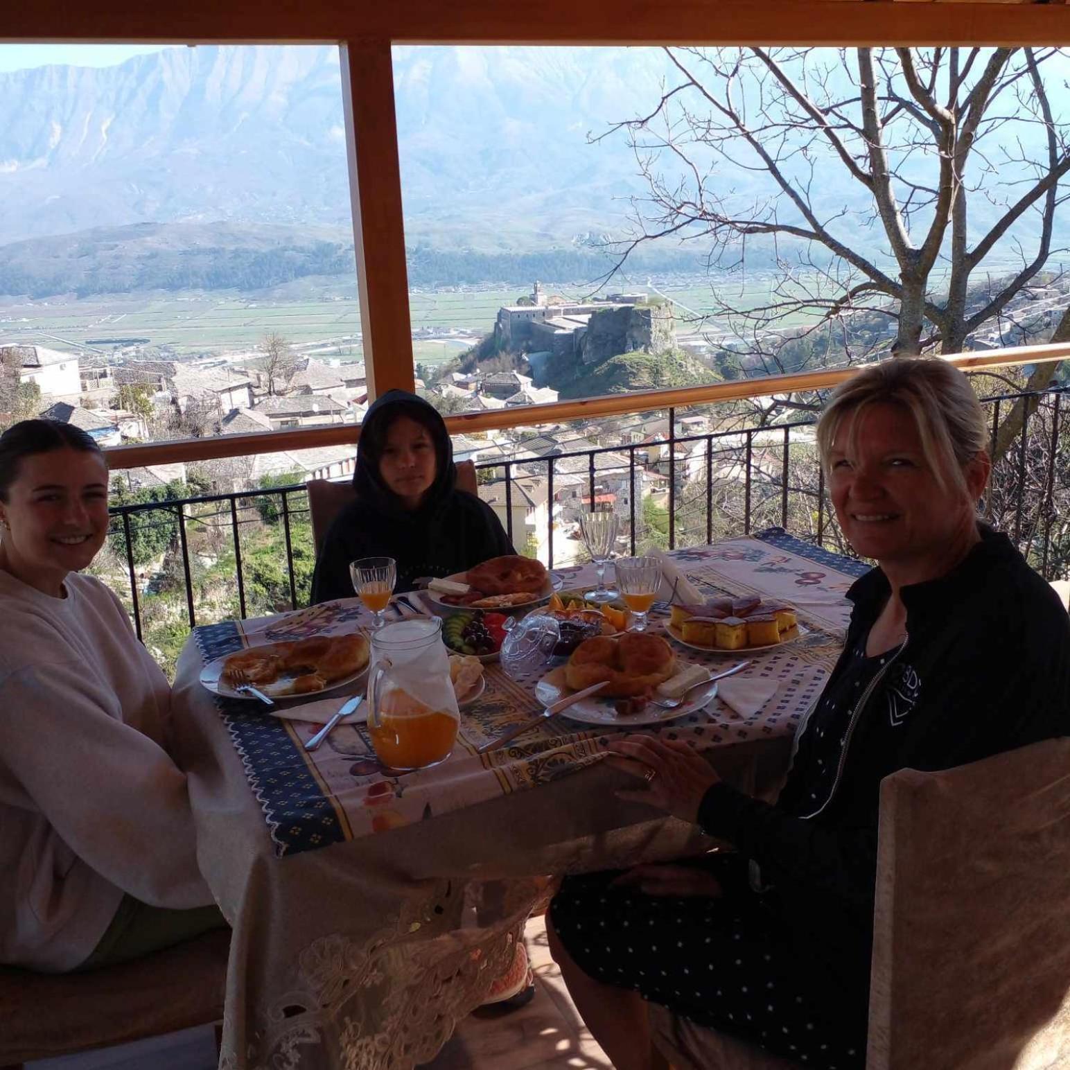 Guest House Hasko Gjirokaster Exterior photo